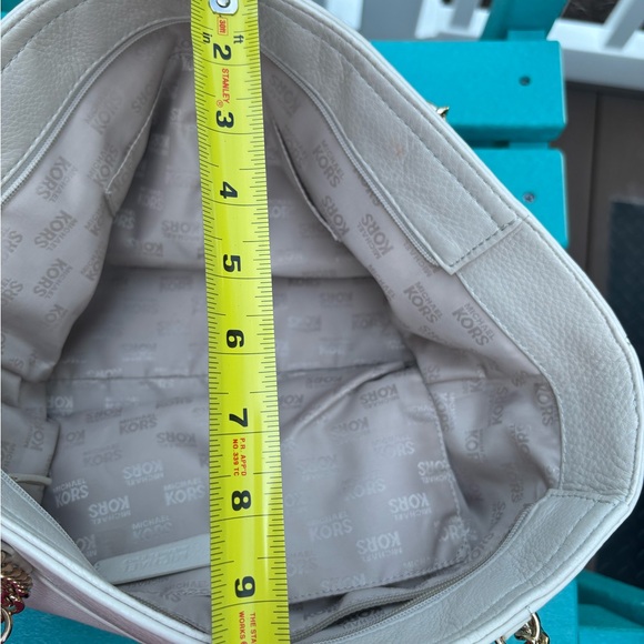 Michael Kors Cream with gold hardware pebbled leather bag EUC - Picture 13 of 16